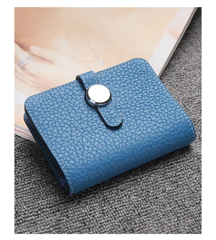 Grain Leather Card Holder with Rotating Clasp - Unisex Image