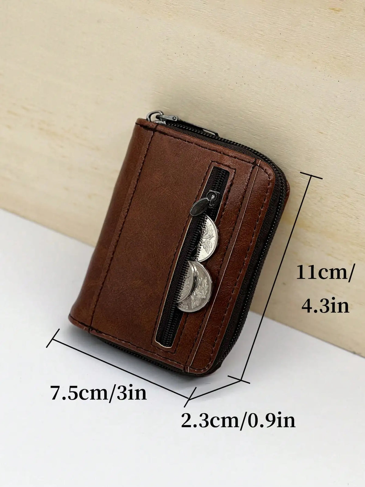 Retro Accordion Card Holder in Faux Leather with Large Capacity and Zipper Closure Image