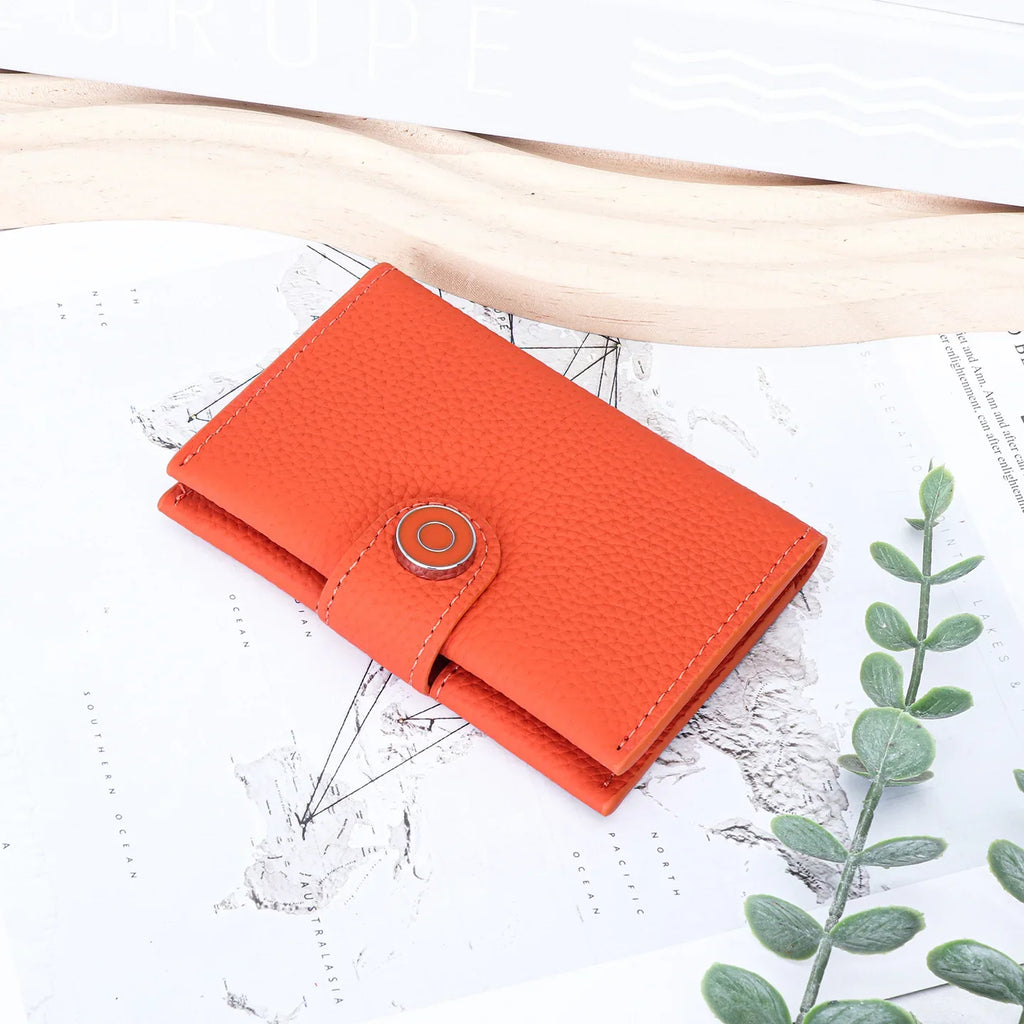 Ultra-slim genuine leather cardholder with snap closure for men and women