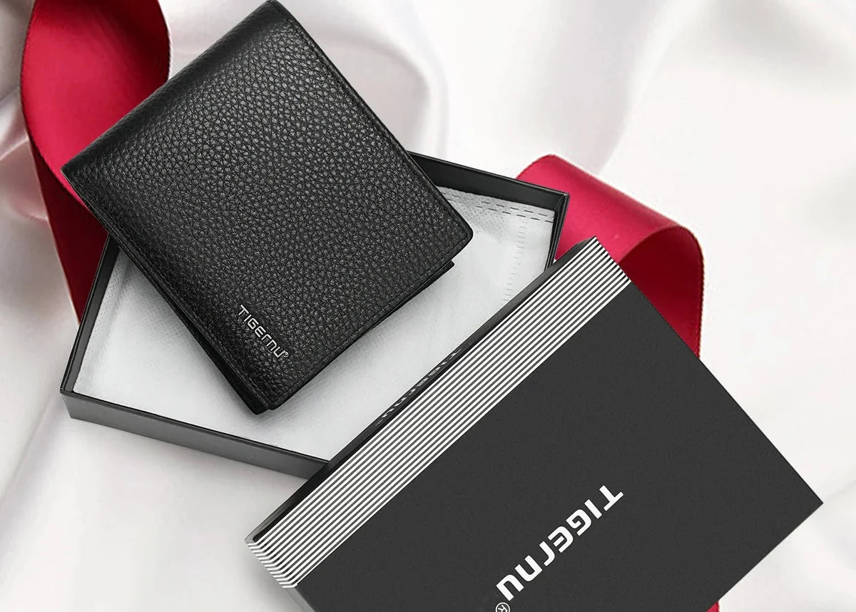 Compact Genuine Leather Men's Wallet with Card Holder and Stylish Compartments Image
