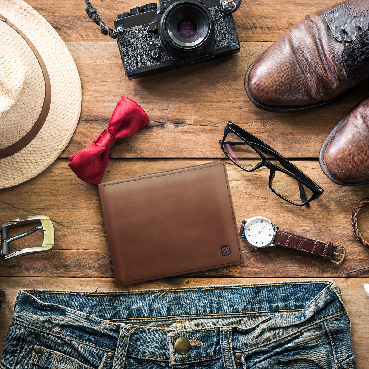 Men's Leather Bi-Fold Wallet with Snap Coin Pocket
