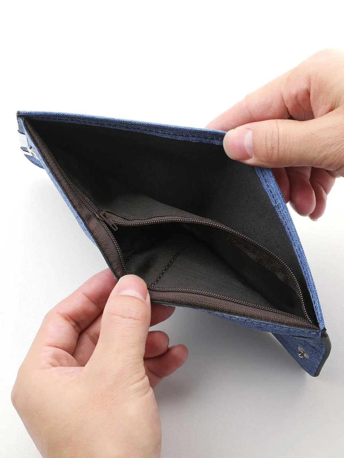 Men's Printed Canvas Wallet with Metal Closure