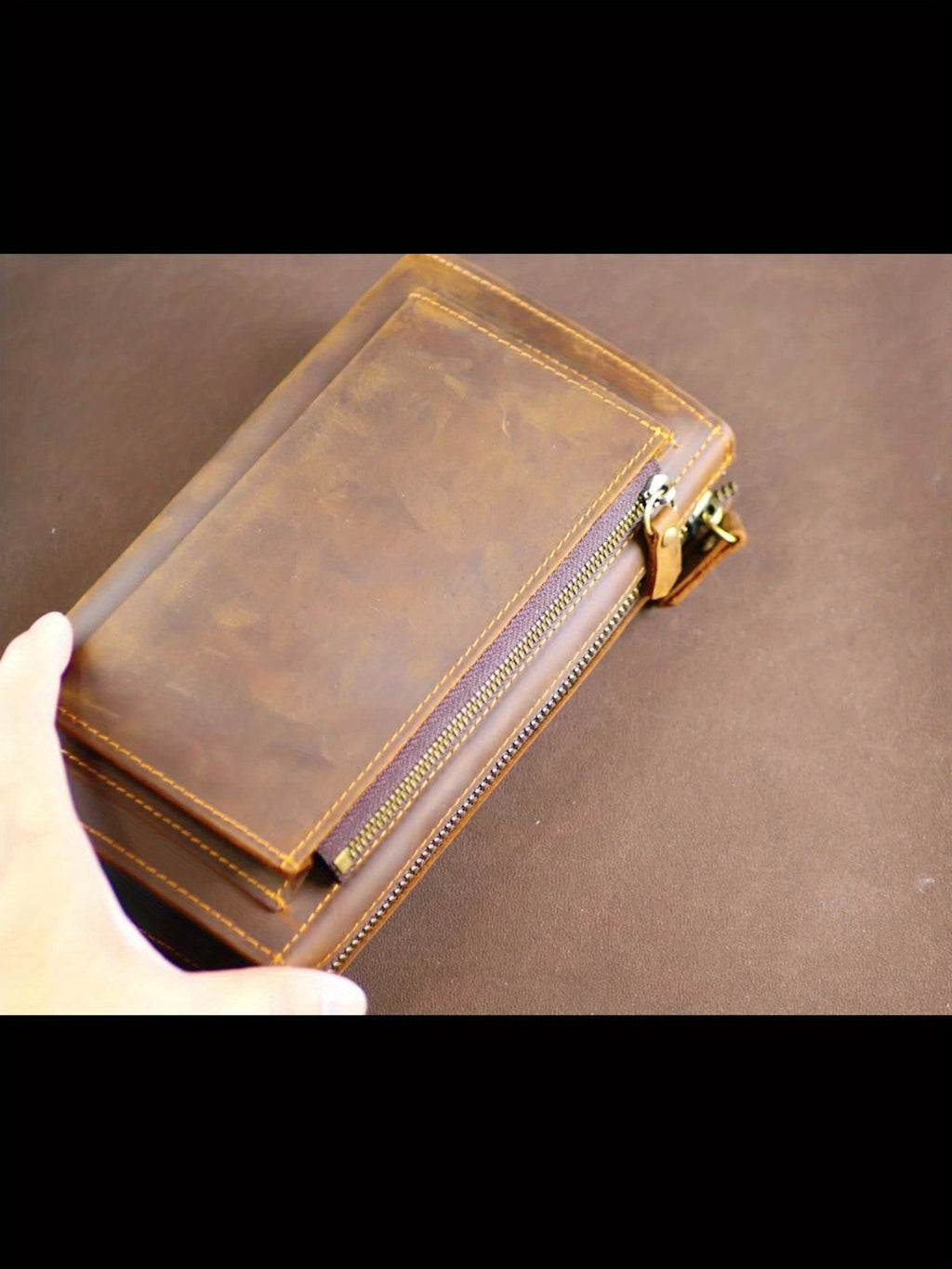 Men's Long Zippered Wallet in Crazy Horse Leather, 20.5 cm