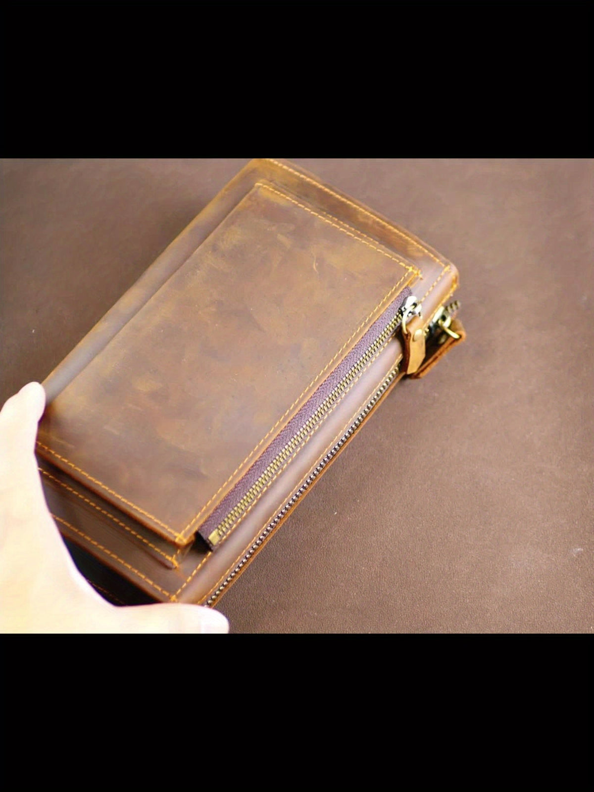 Men's Long Zippered Wallet in Crazy Horse Leather, 20.5 cm